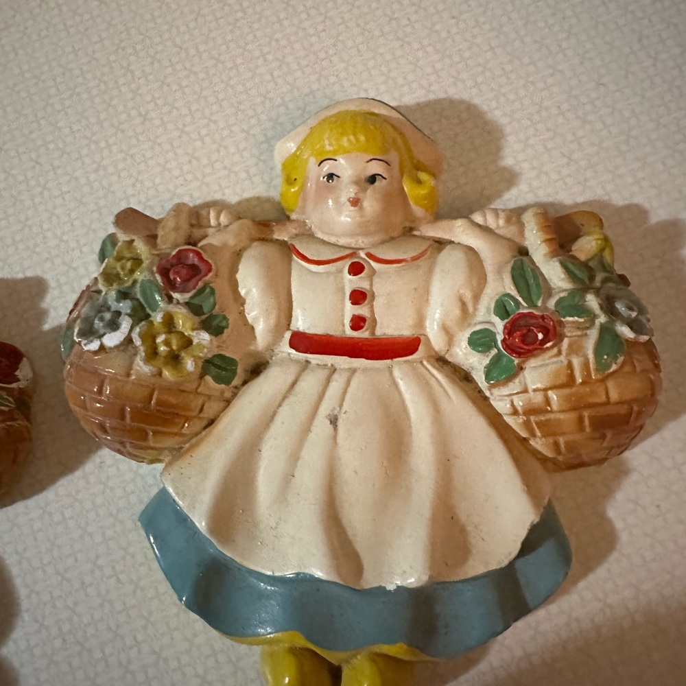 Dutch boy and girl chalkware set.